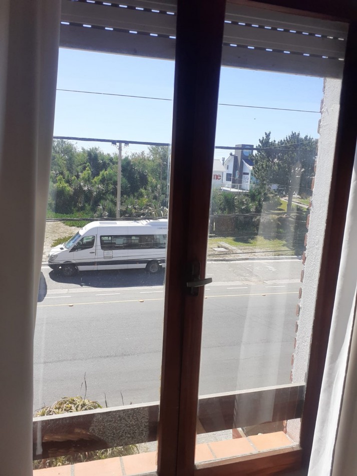 Venta Dpto 3 Amb Frente Al Mar Con Balcon