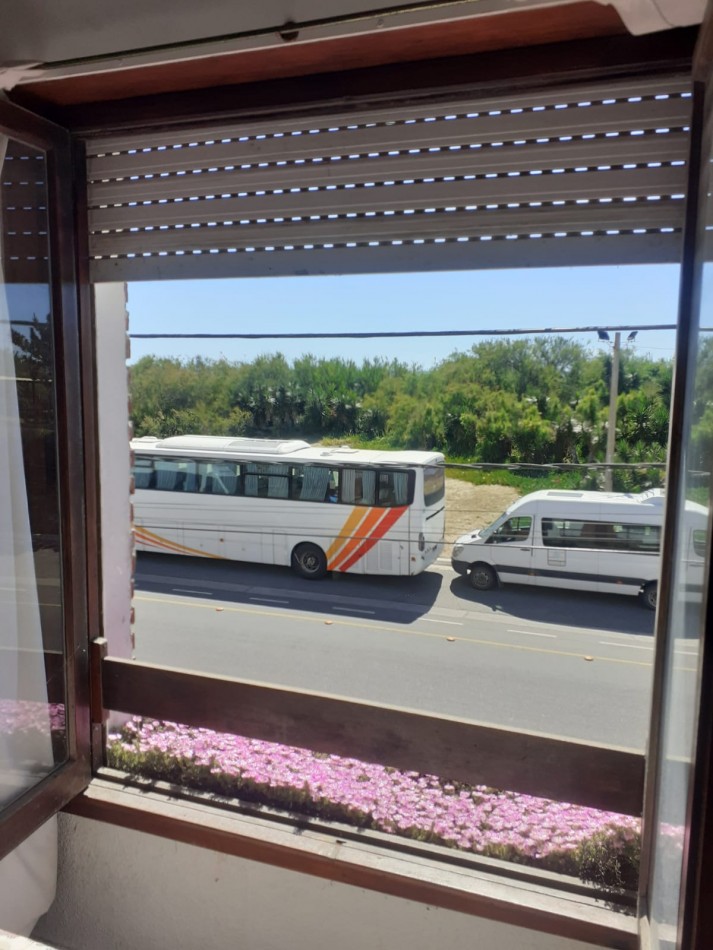 Venta Dpto 3 Amb Frente Al Mar Con Balcon