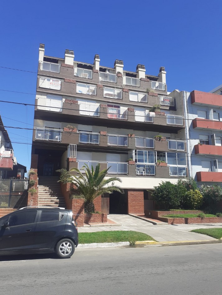 Venta Depto 2 Amb Con Balcon Al Frente Y Cochera Cubierta