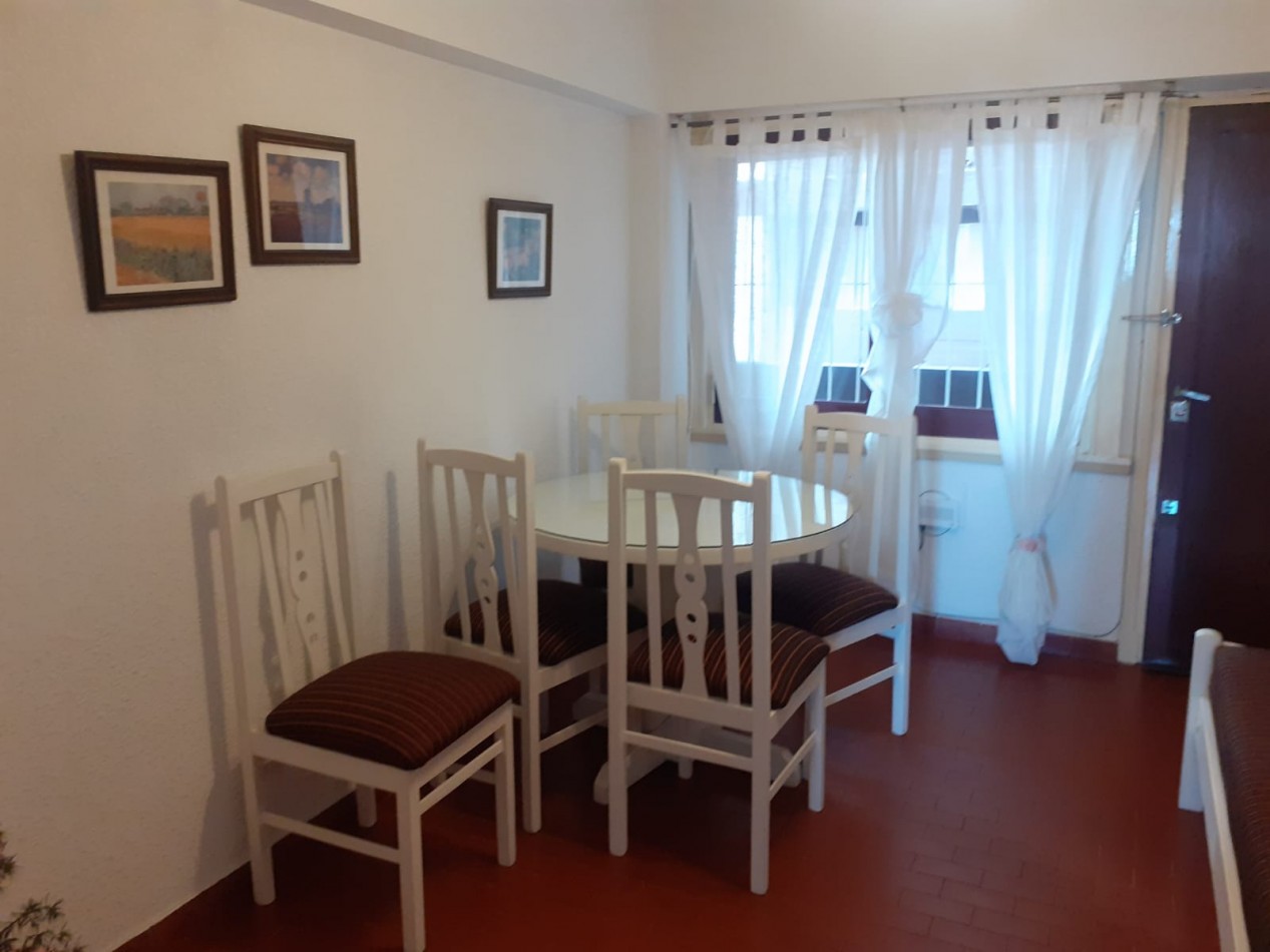 Venta Depto 2 Amb Con Balcon Al Frente Y Cochera Cubierta