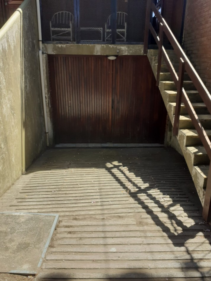 Venta Amplio Triplex Con Garage Cubierto