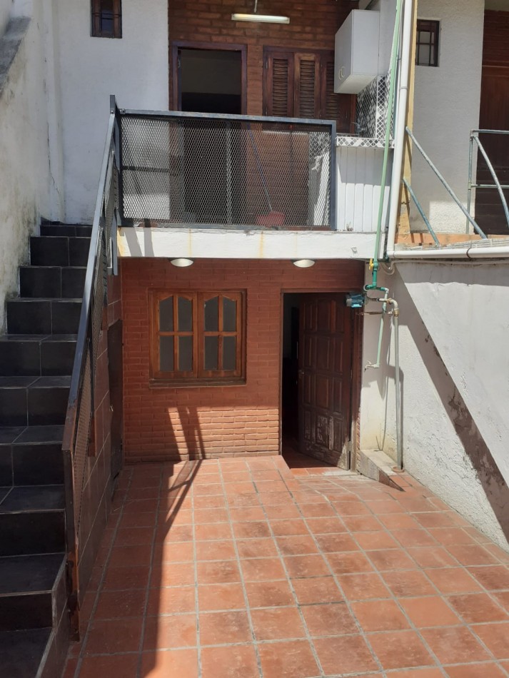 Venta Amplio Triplex Con Garage Cubierto