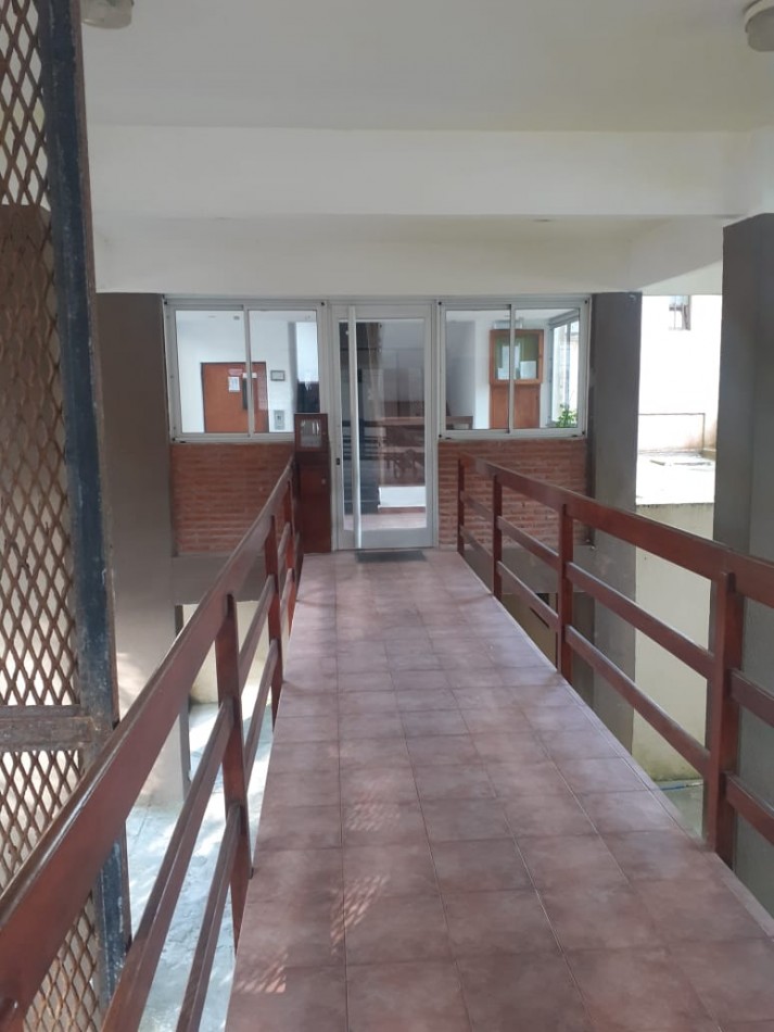 Venta Amplio Depto 3 Amb En Zona Residencial