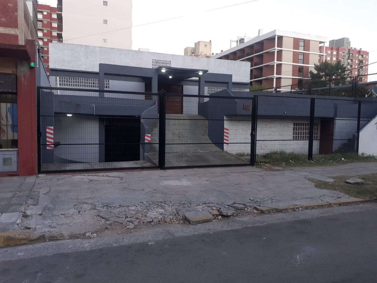 Cochera Cubierta En Venta, San Bernardo