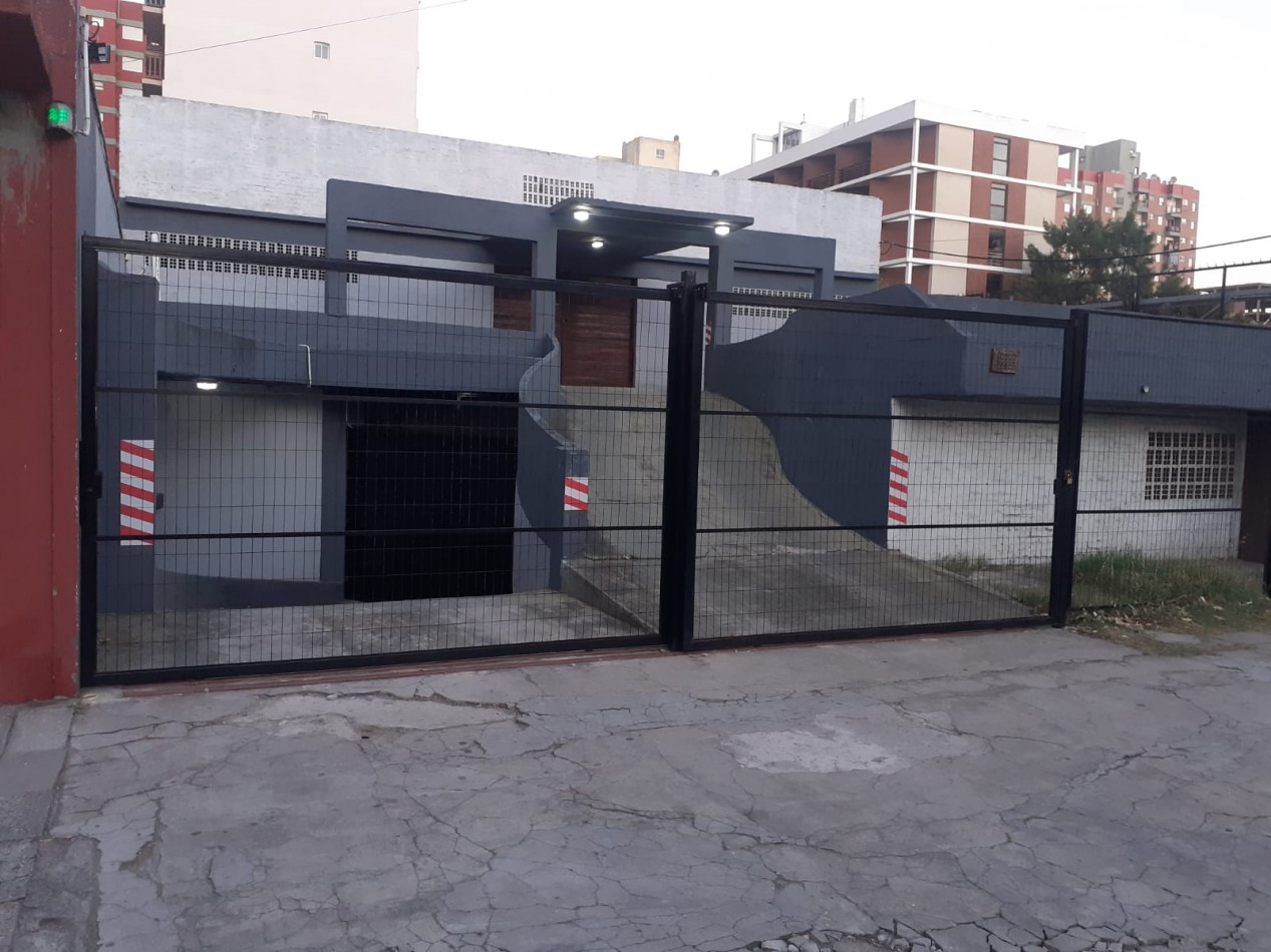 Cochera Cubierta En Venta, San Bernardo