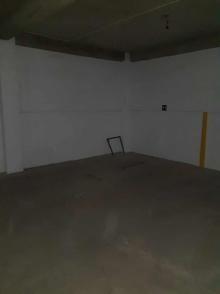 Cochera Cubierta En Venta, San Bernardo