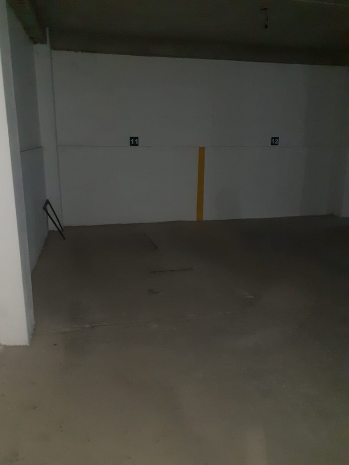 Cochera Cubierta En Venta, San Bernardo