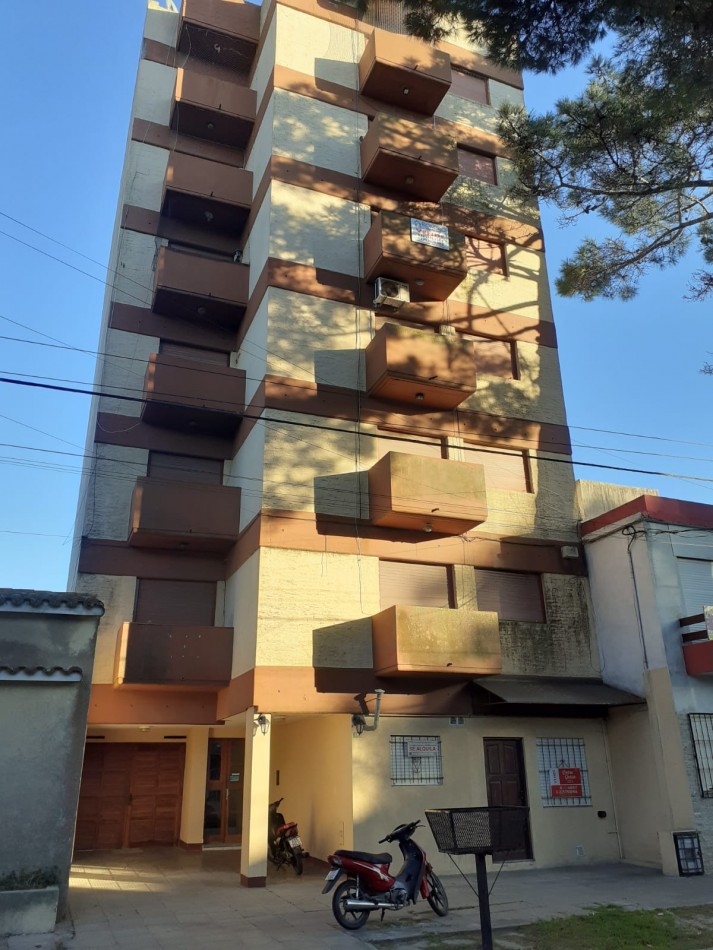 Venta Depto 2 Amb Con Balcon A La Calle En San Bernardo