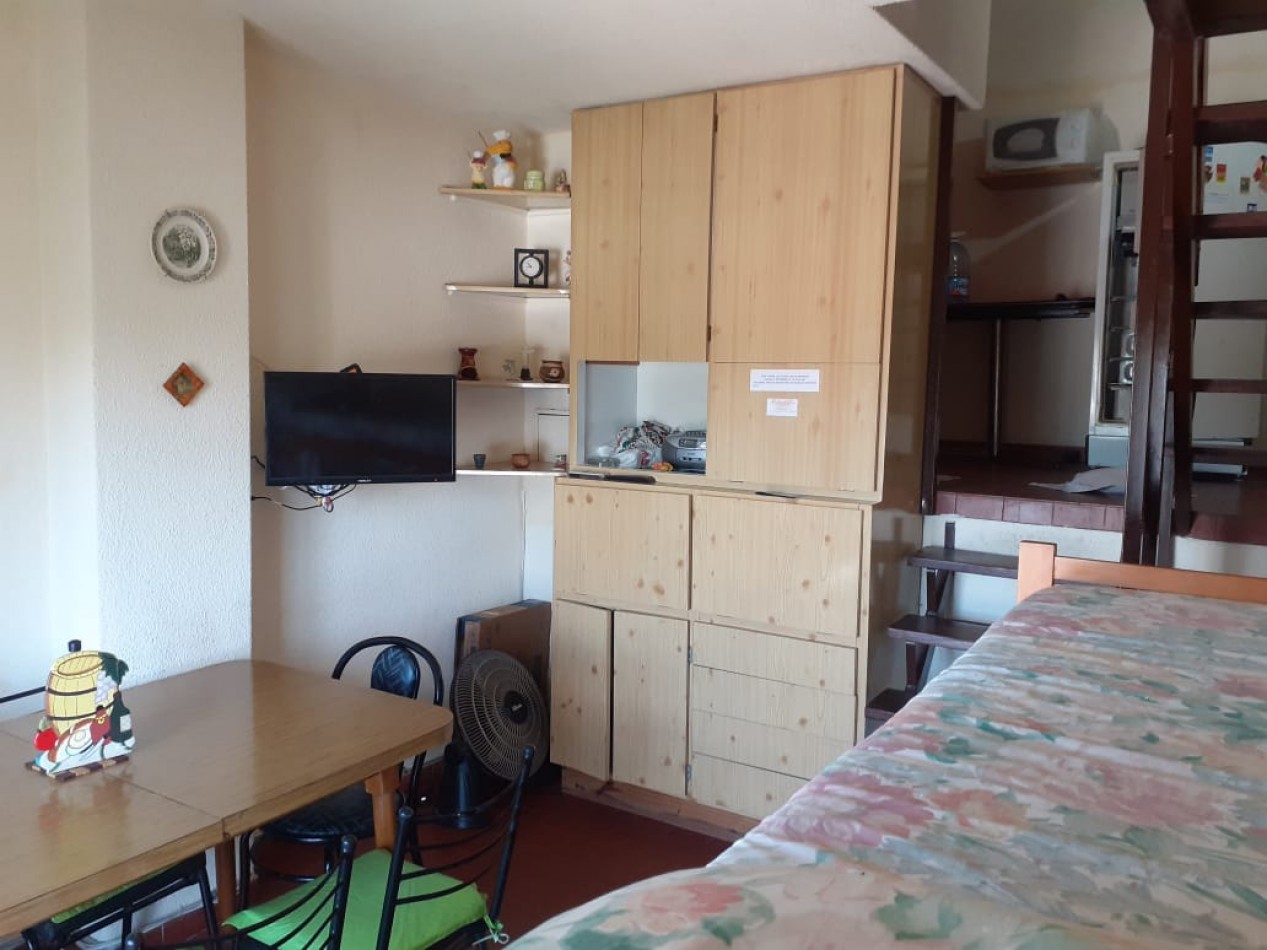 Venta 2 Amb Con Cochera Y Gas Natural