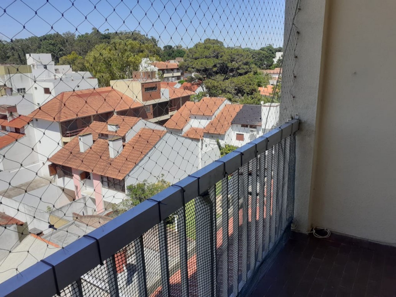 Venta 2 Amb Con Cochera Y Gas Natural