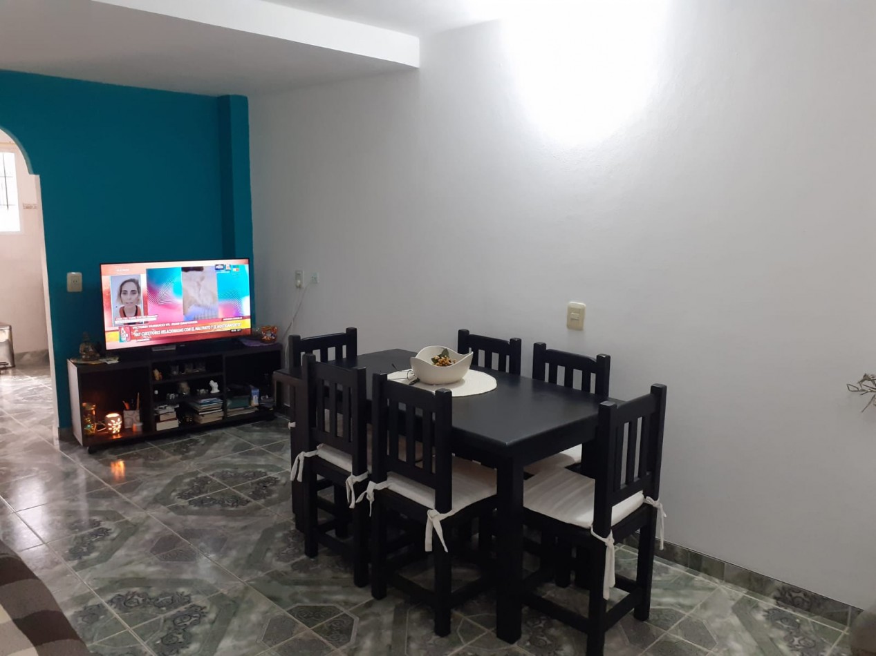 Venta Impecable Duplex Con Patio Y Espacio Vehicular