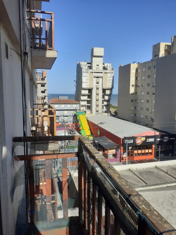 ALQ. TEMP DEPTO 2 AMB EN PLENO CENTRO A 1 CUADRA DEL MAR