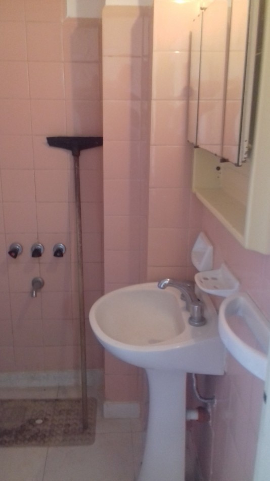 ALQ. TEMP DEPTO 2 AMB EN PLENO CENTRO A 1 CUADRA DEL MAR