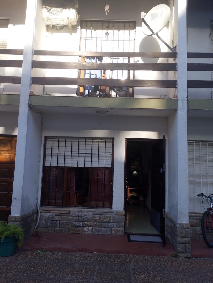 SE VENDE DUPLEX A SOLO 5 CUADRAS DEL MAR EN MUY BUEN ESTADO