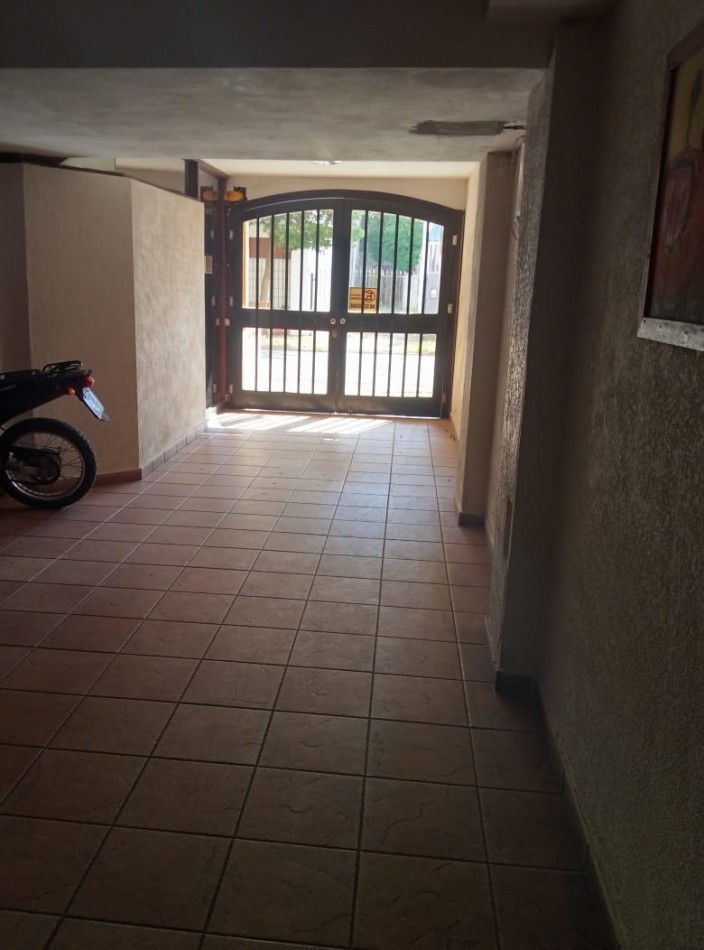 ALQ. ANUAL 1 amb con espacio vehicular