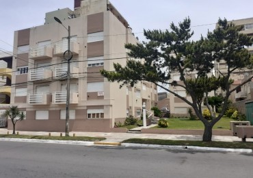 DEPTO 3 AMB FRENTE AL MAR CON ESTACIONAMIENTO 