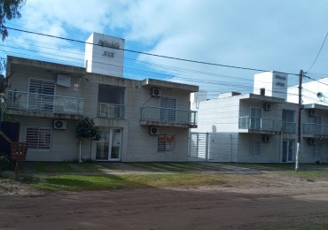 Dpto 2 amb en planta Baja con espacio vehicular (en complejo)